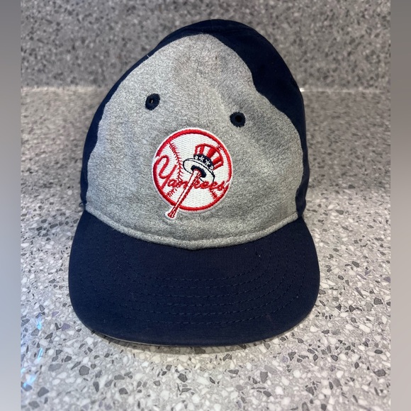 New Era Other - New Era Yankees Youth Two-Tone Navy and Gray Cap with Red Logo